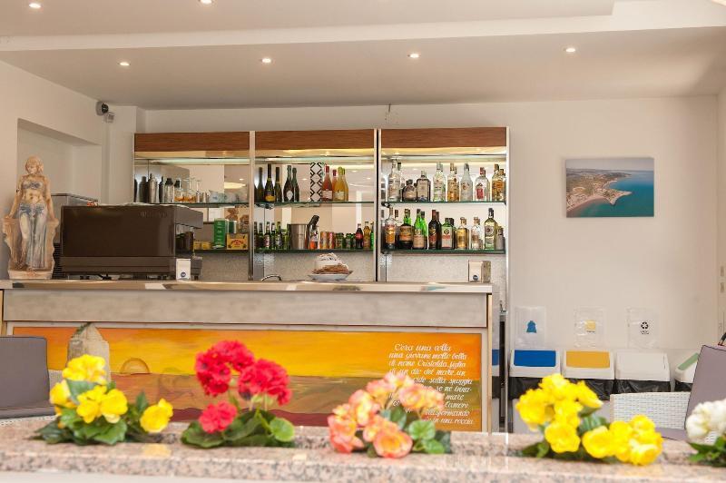 Hotel Cristalda Vieste Buitenkant foto