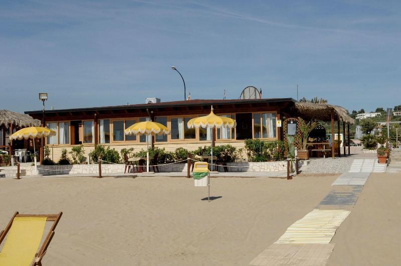 Hotel Cristalda Vieste Buitenkant foto
