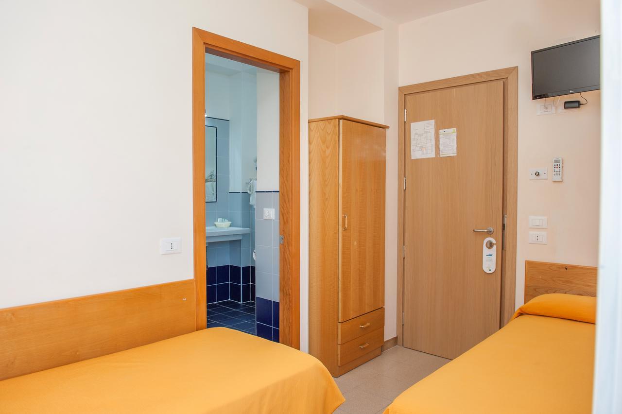 Hotel Cristalda Vieste Buitenkant foto