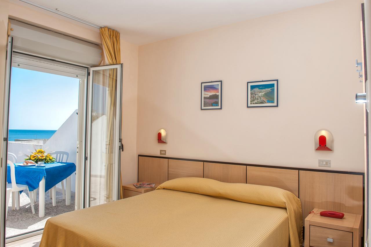 Hotel Cristalda Vieste Buitenkant foto